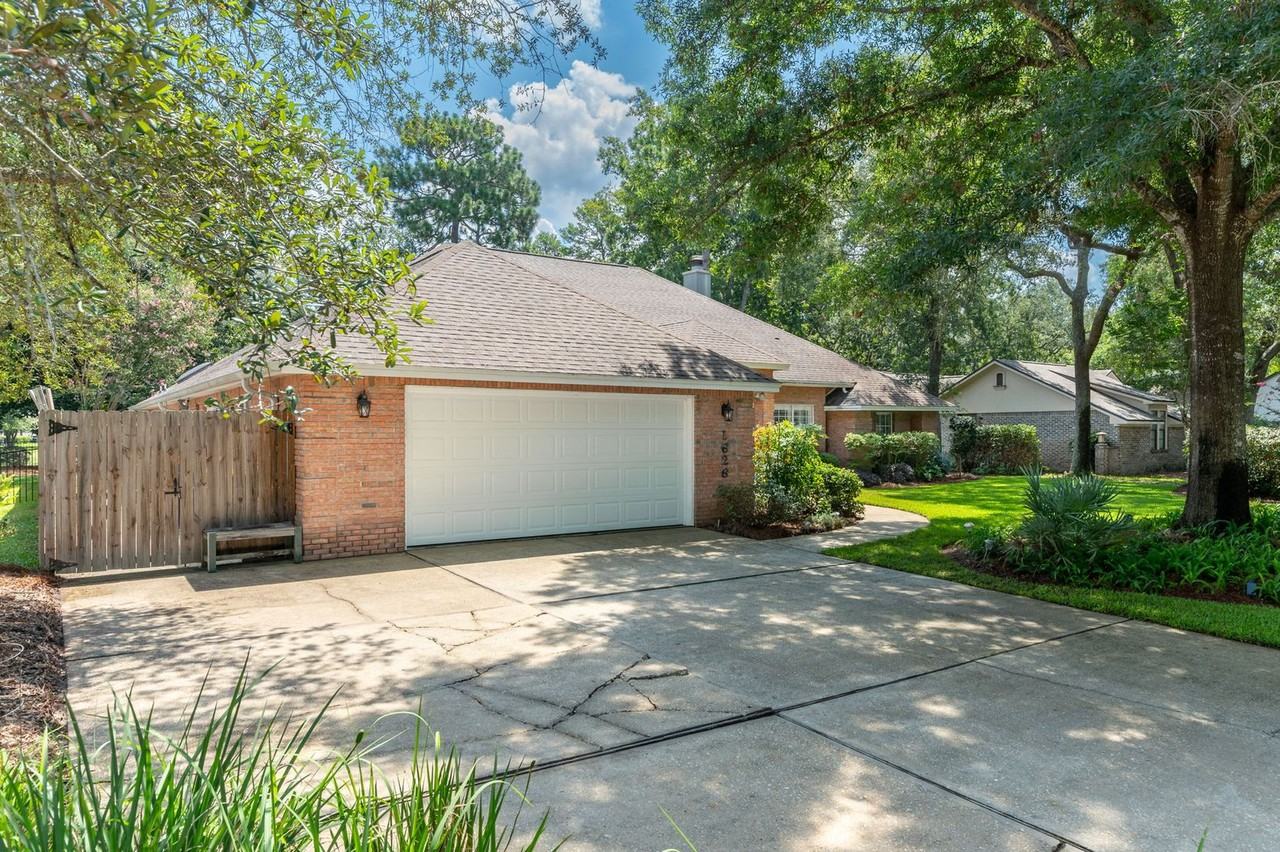 1626 Oakmont Cir - Photo 5 of 50