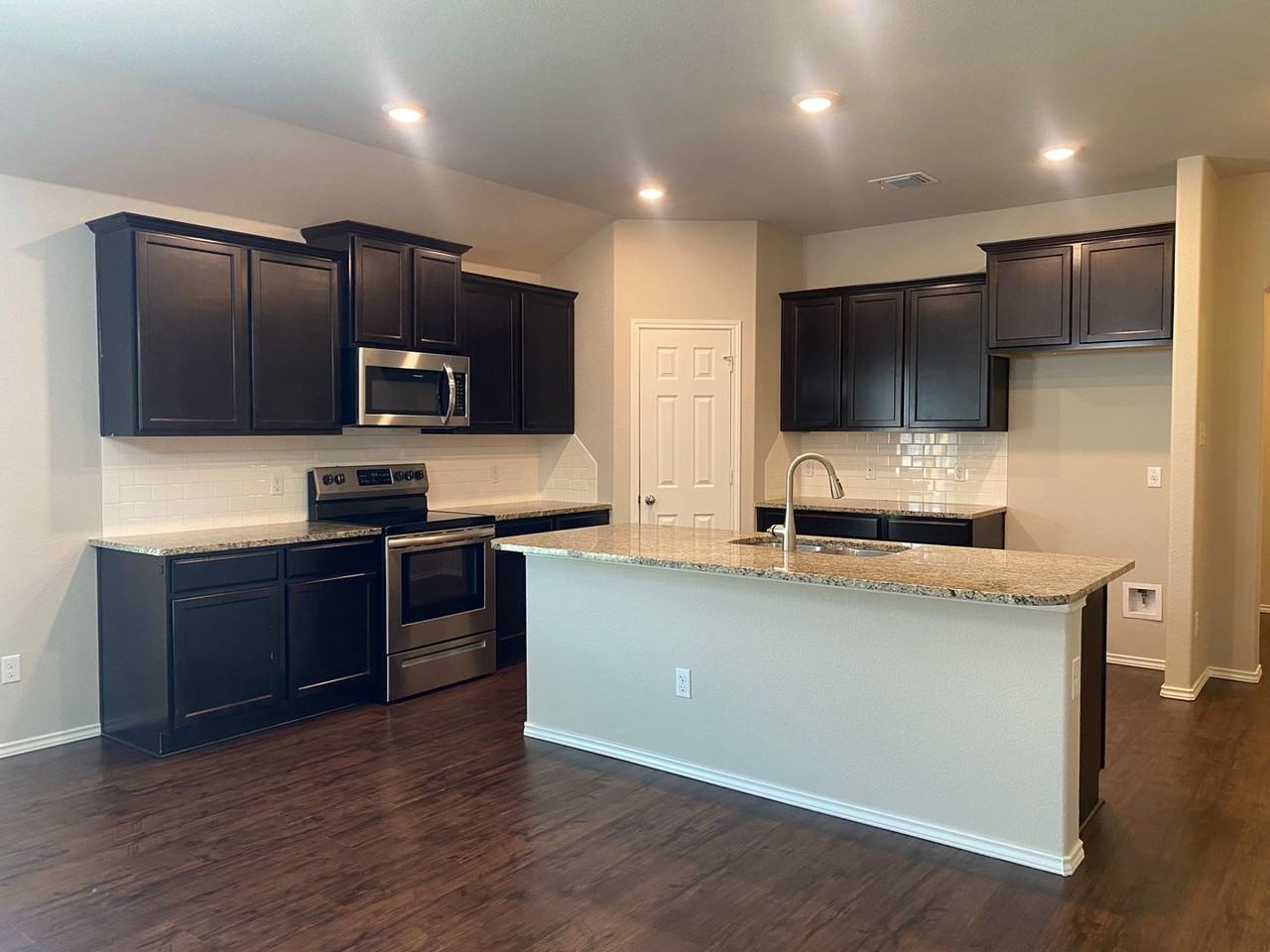 240 Bethann Dr - Photo 4 of 25