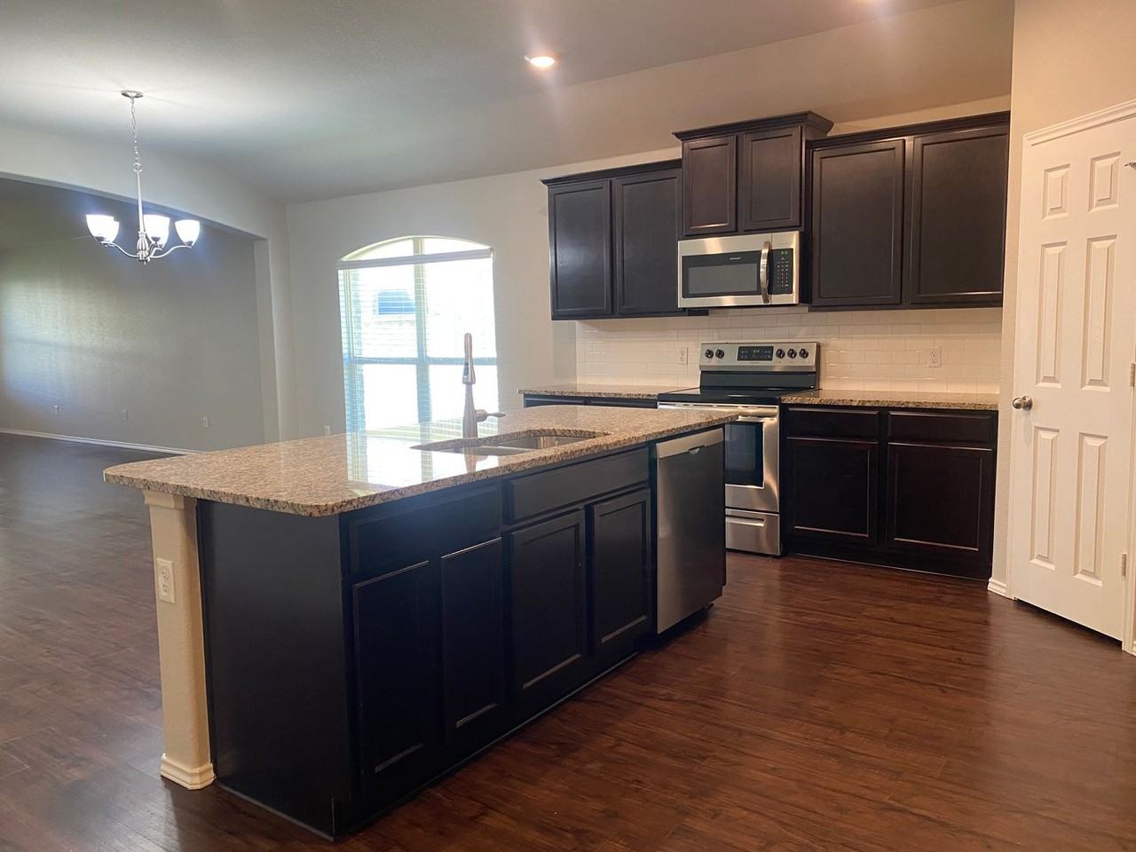 240 Bethann Dr - Photo 5 of 25