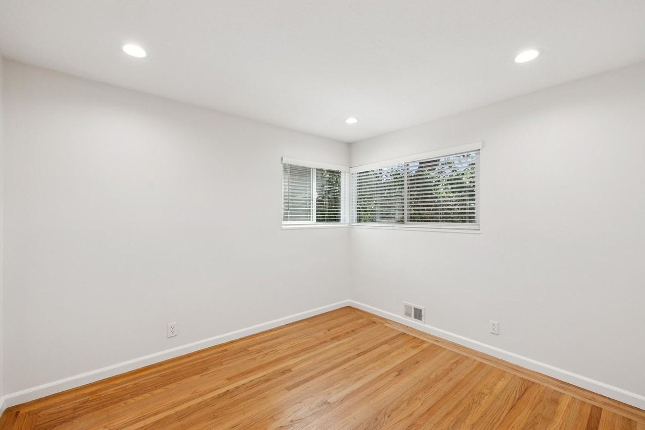 815 Roble Ave - Photo 7 of 10
