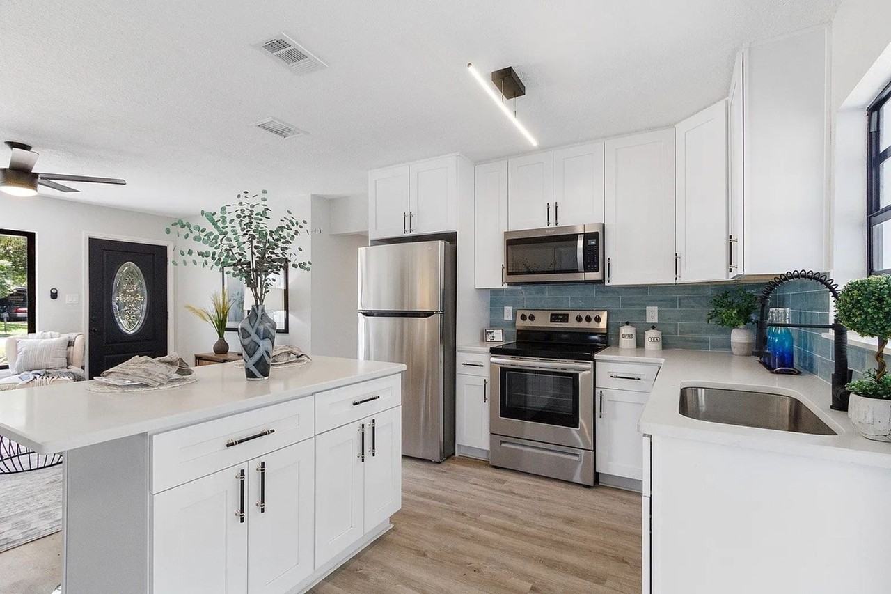 4721 W Wisconsin Ave - Photo 4 of 15