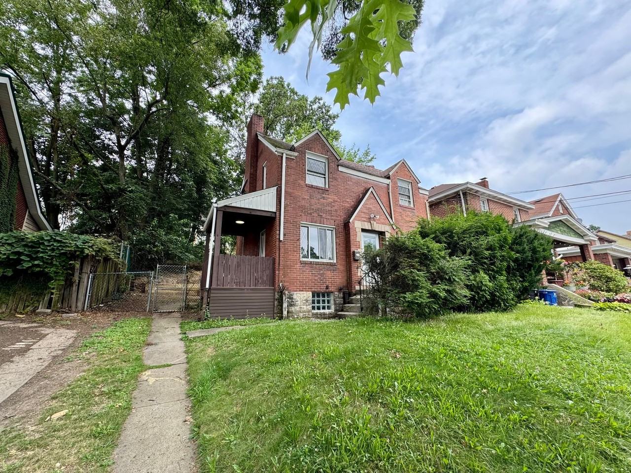 2432 Starkamp St - Photo 2 of 50
