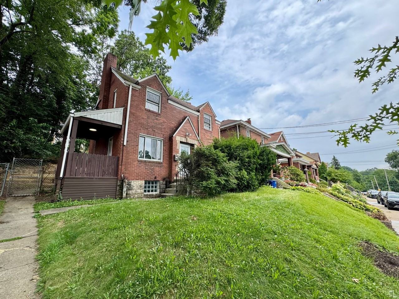 2432 Starkamp St - Photo 3 of 50