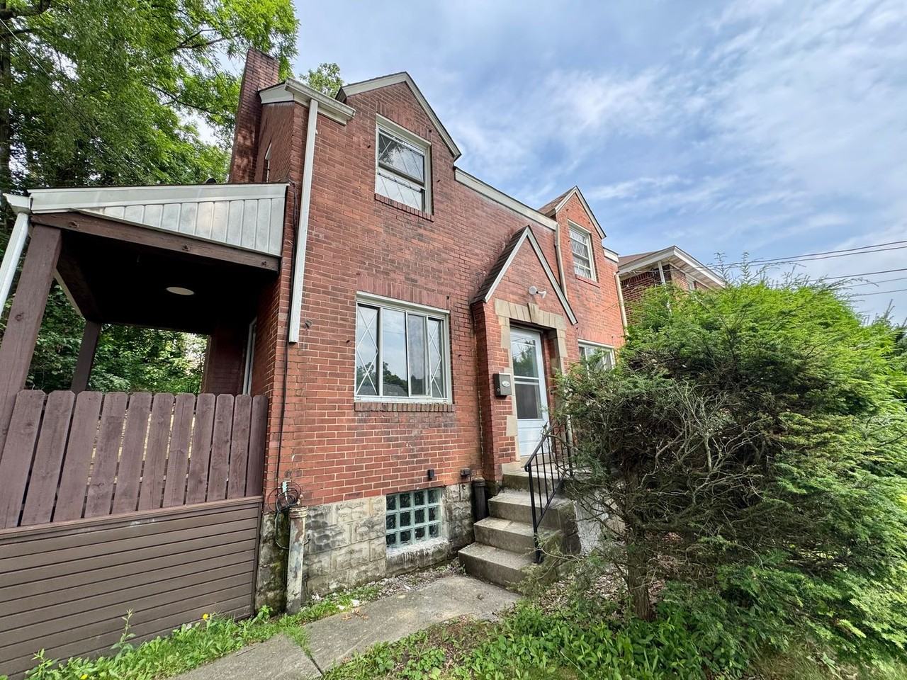 2432 Starkamp St - Photo 6 of 50