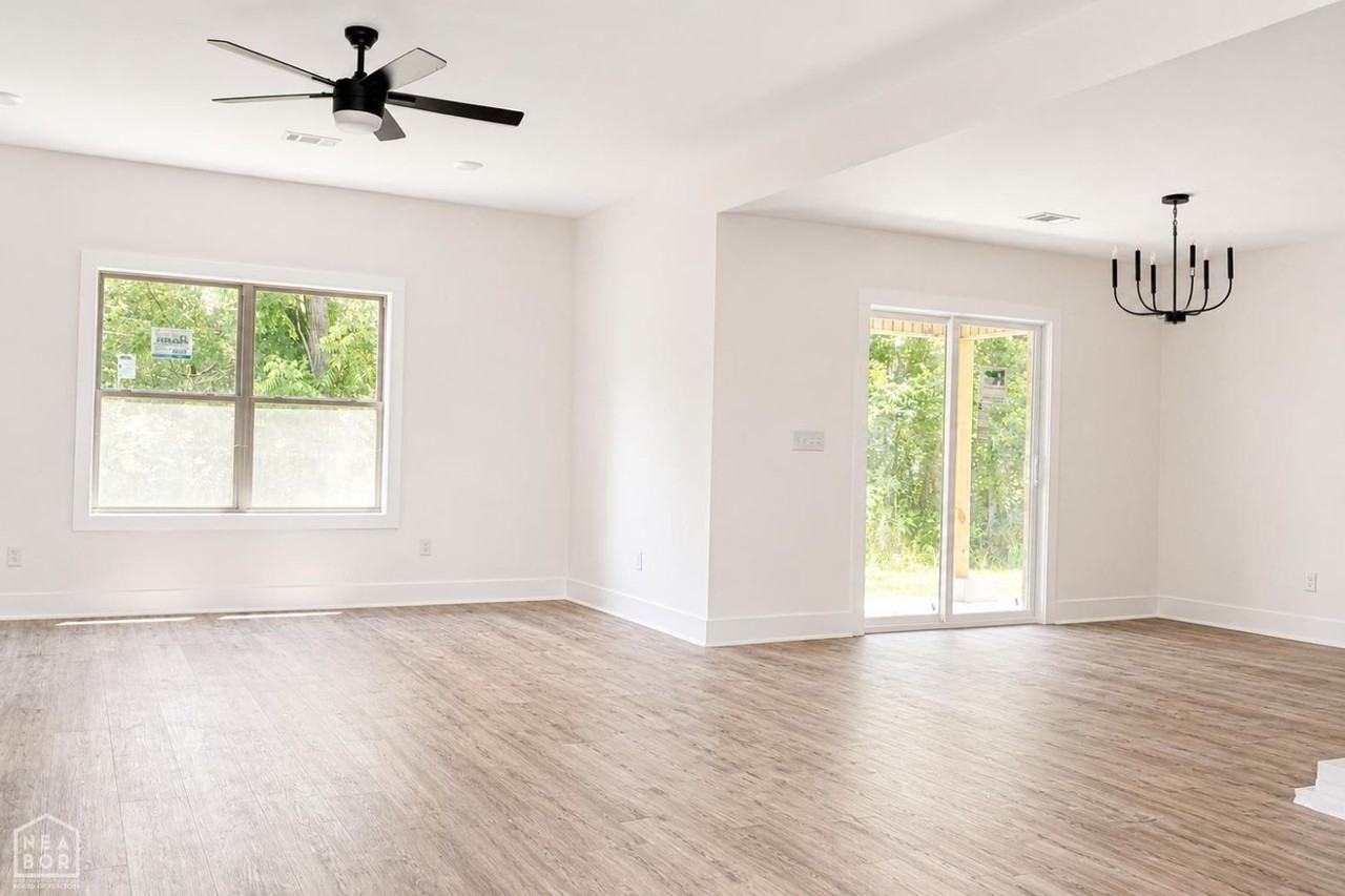 5400 5400 Lotus St - Photo 4 of 21