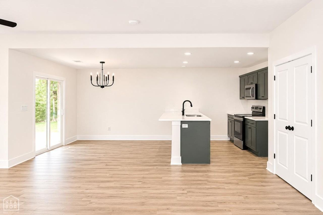 5400 5400 Lotus St - Photo 7 of 21