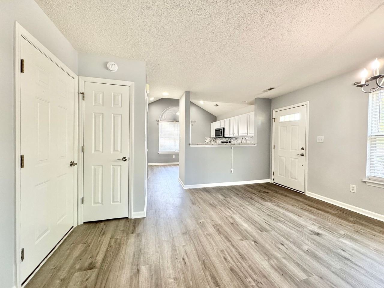 1 Cambridge Oak Cir - Photo 4 of 20