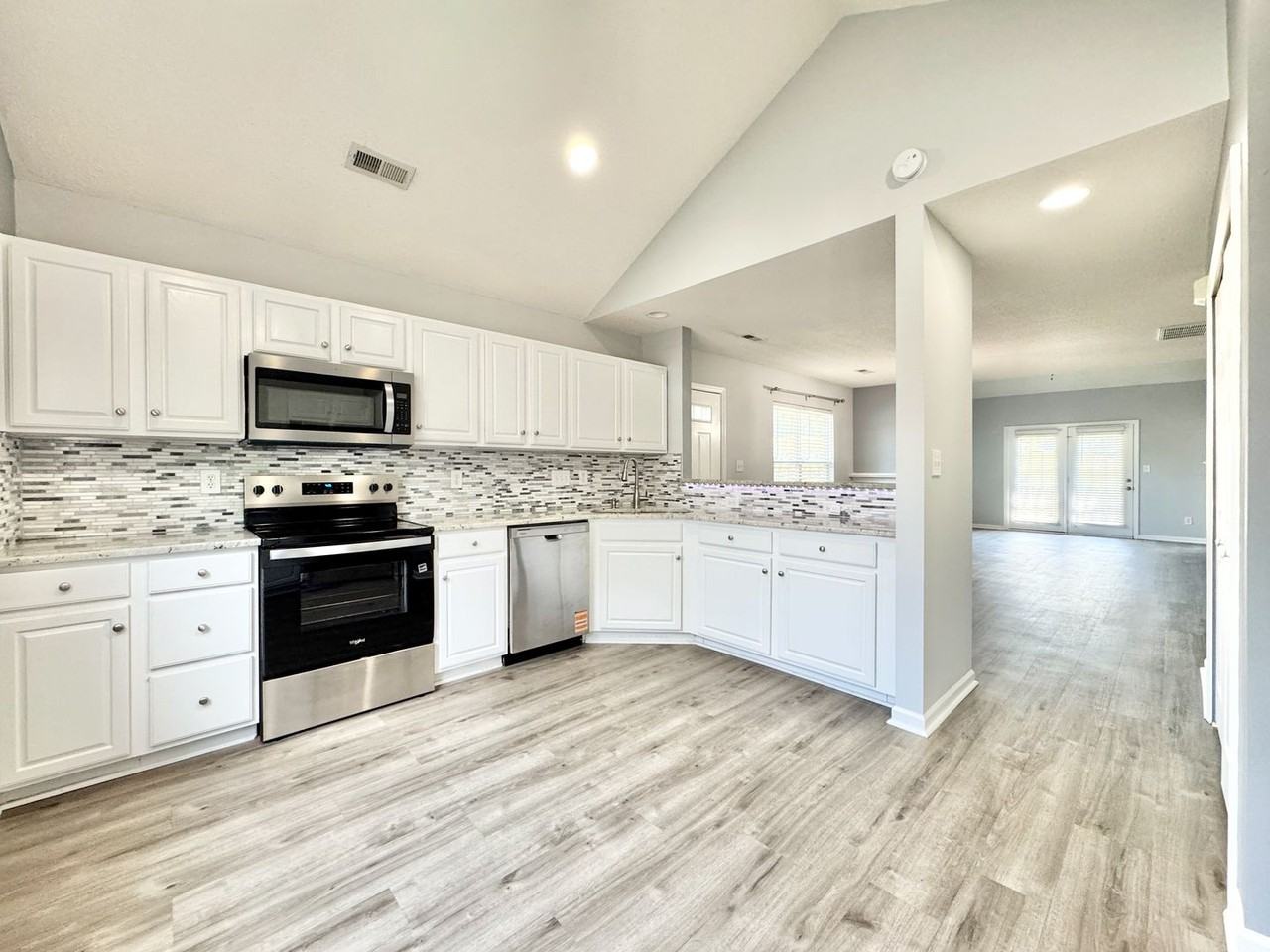 1 Cambridge Oak Cir - Photo 5 of 20