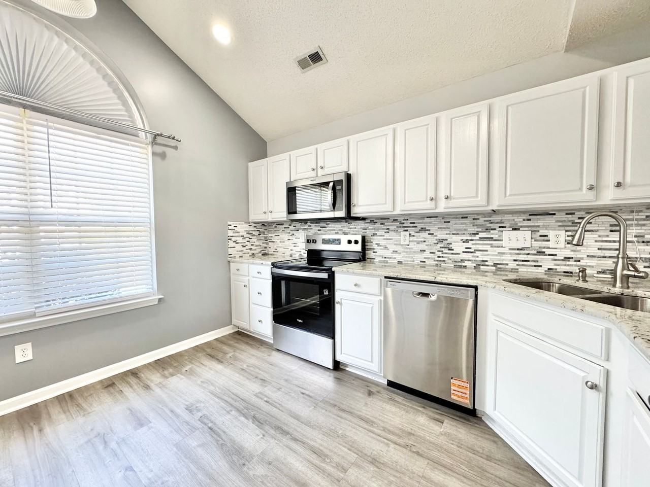 1 Cambridge Oak Cir - Photo 6 of 20