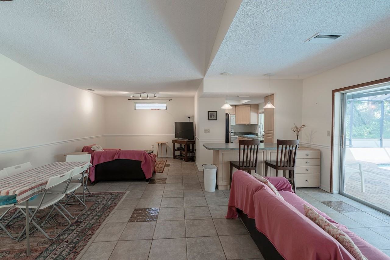13009 Club Dr - Photo 5 of 46