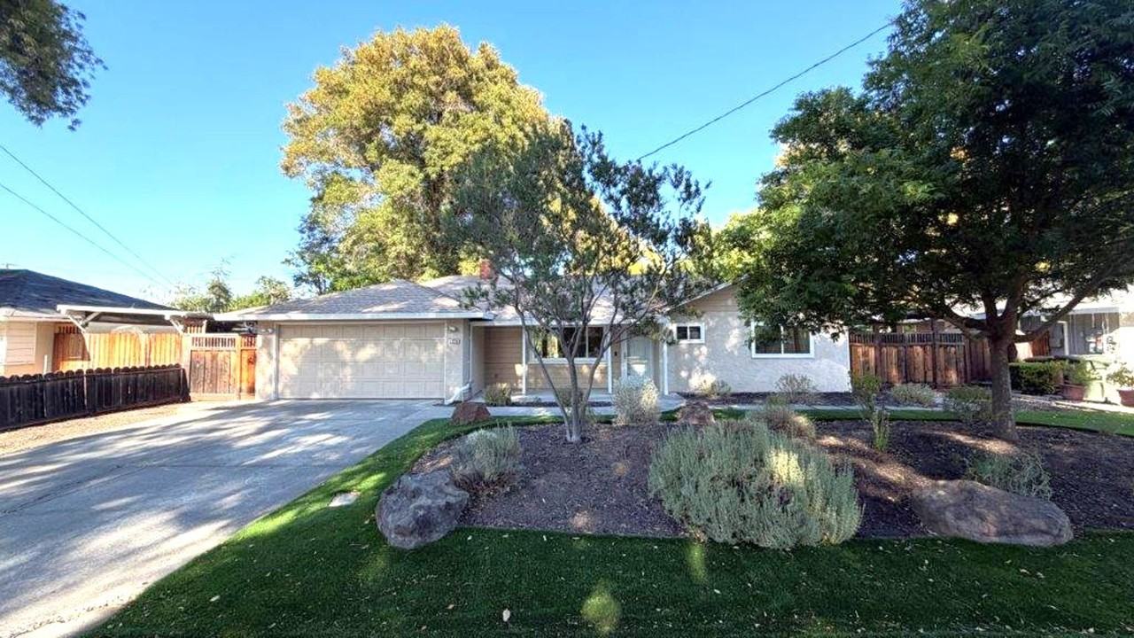 1579 Terry Way - Photo 2 of 28
