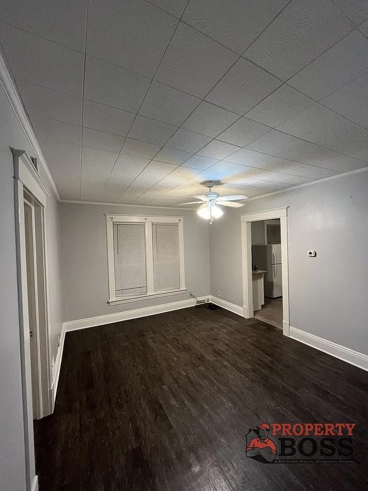 124 E Warren St #1 - Photo 3 of 7