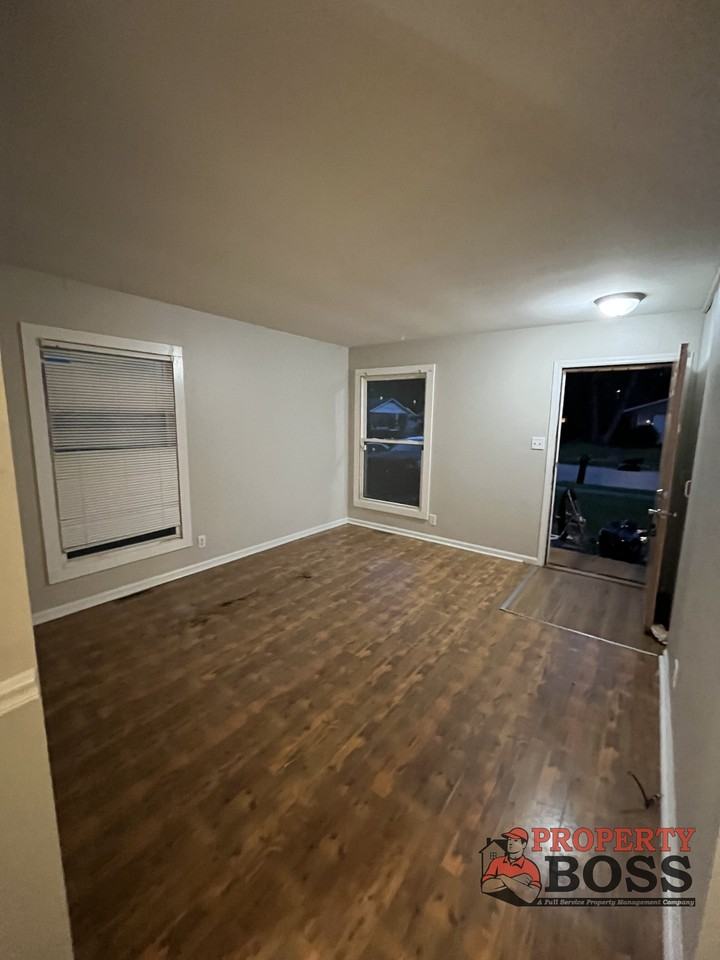1014 Salem St #1 - Photo 3 of 11