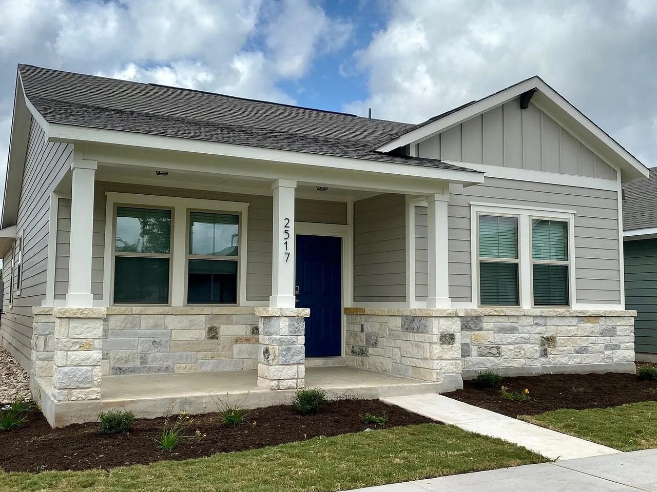 2517 Pecan Island Dr - Photo 2 of 15