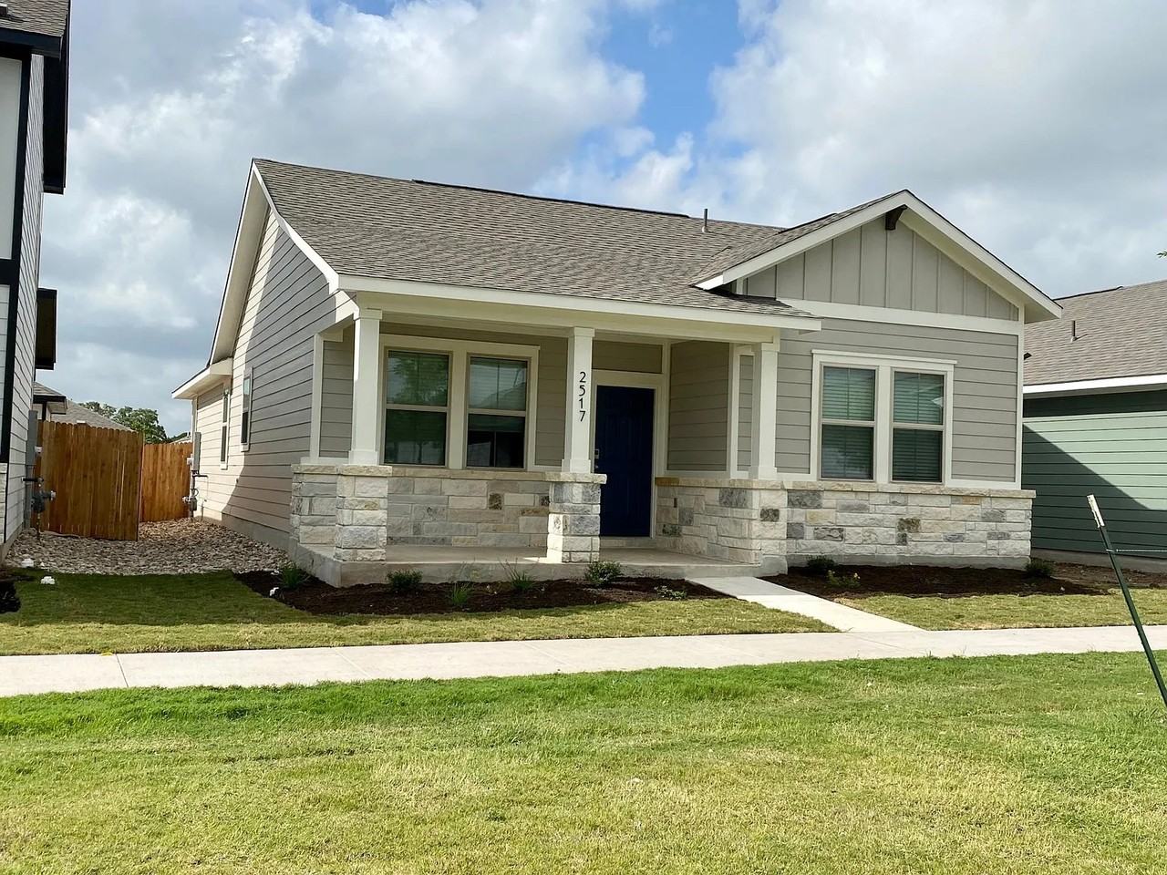 2517 Pecan Island Dr - Photo 3 of 15
