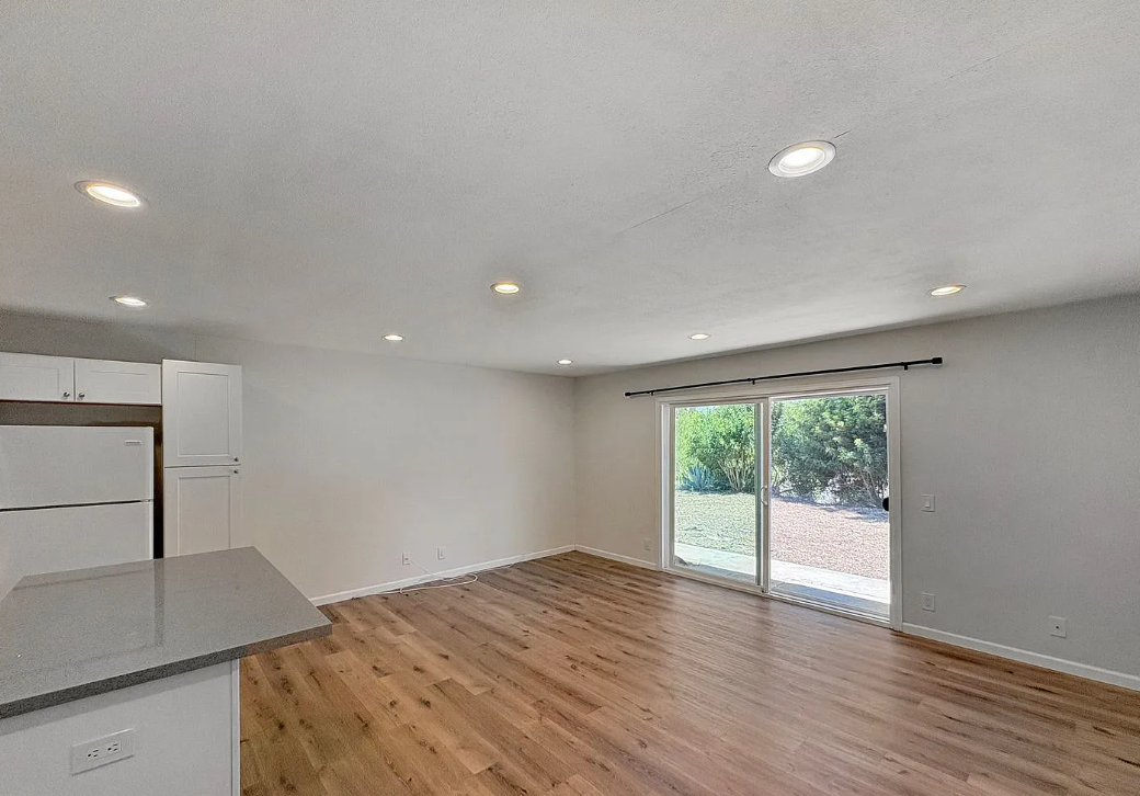 552 Luna Drive - Photo 4 of 10