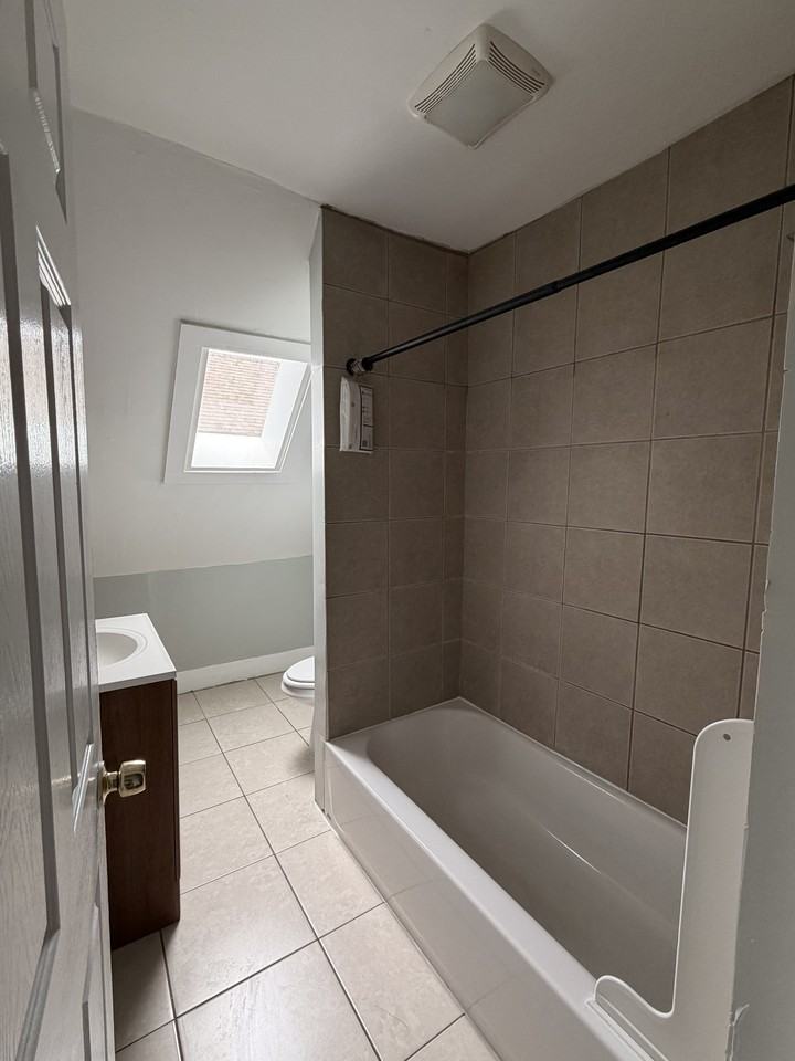 375 Norton St #3 - Photo 3 of 7