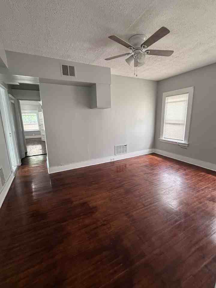 375 Norton St #3 - Photo 5 of 7
