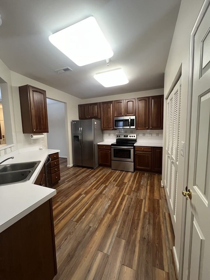 2001 Whispering Ponds Court- 2D - 1APT 2D #1 - Photo 4 of 18