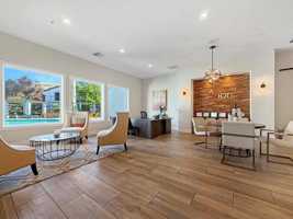 featured image of 3250 Laurelhurst Dr