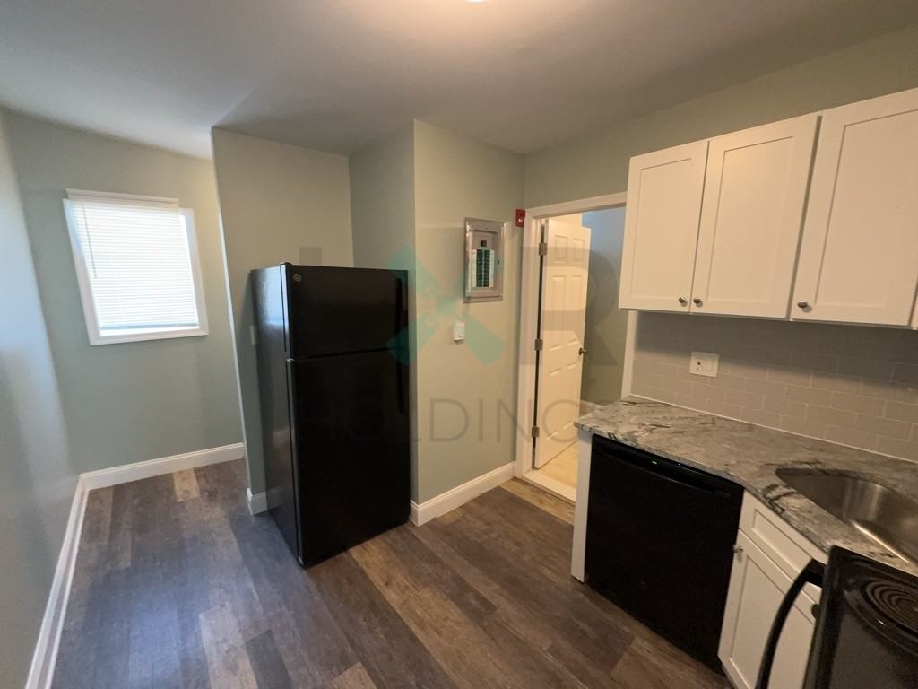 6139 Vine St #3 - Photo 6 of 8