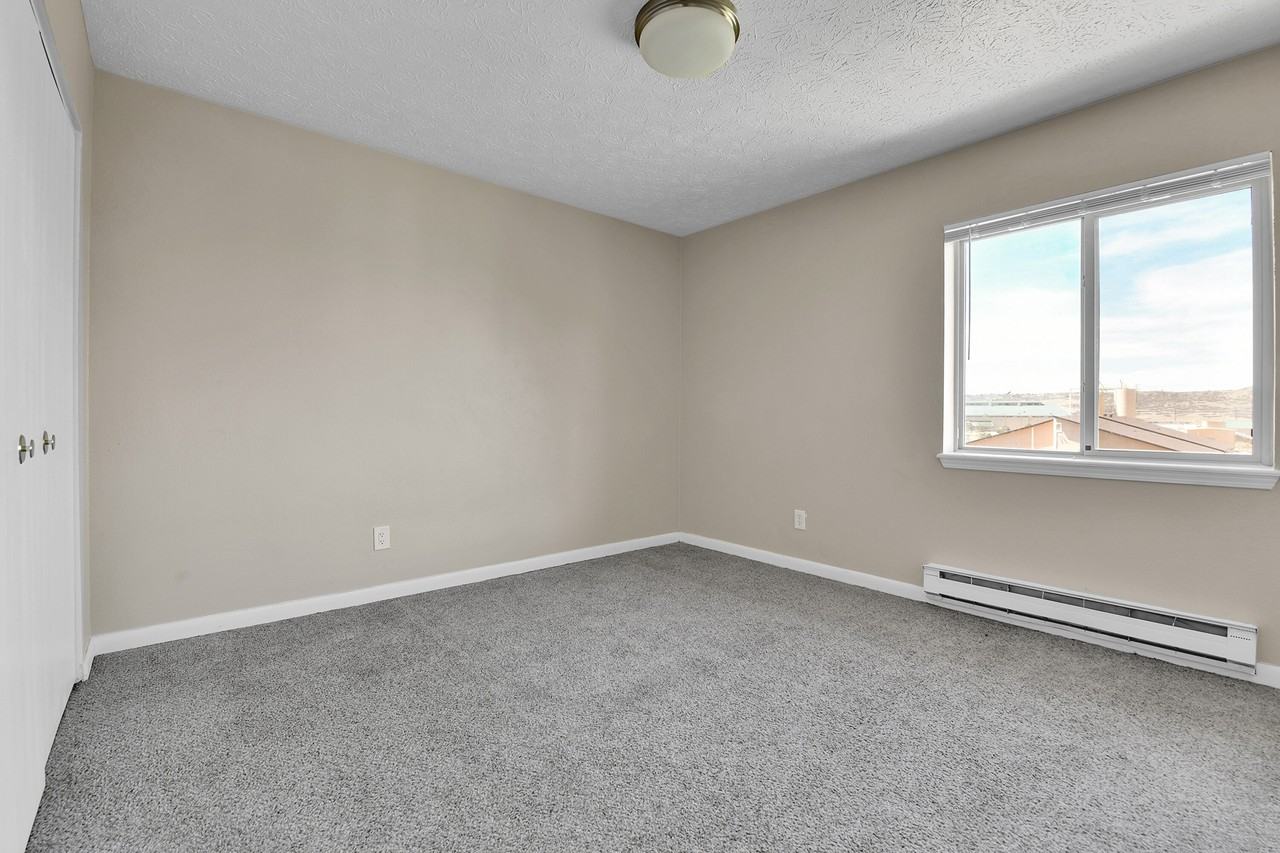 472 S Gilbert St #472A - Photo 5 of 21