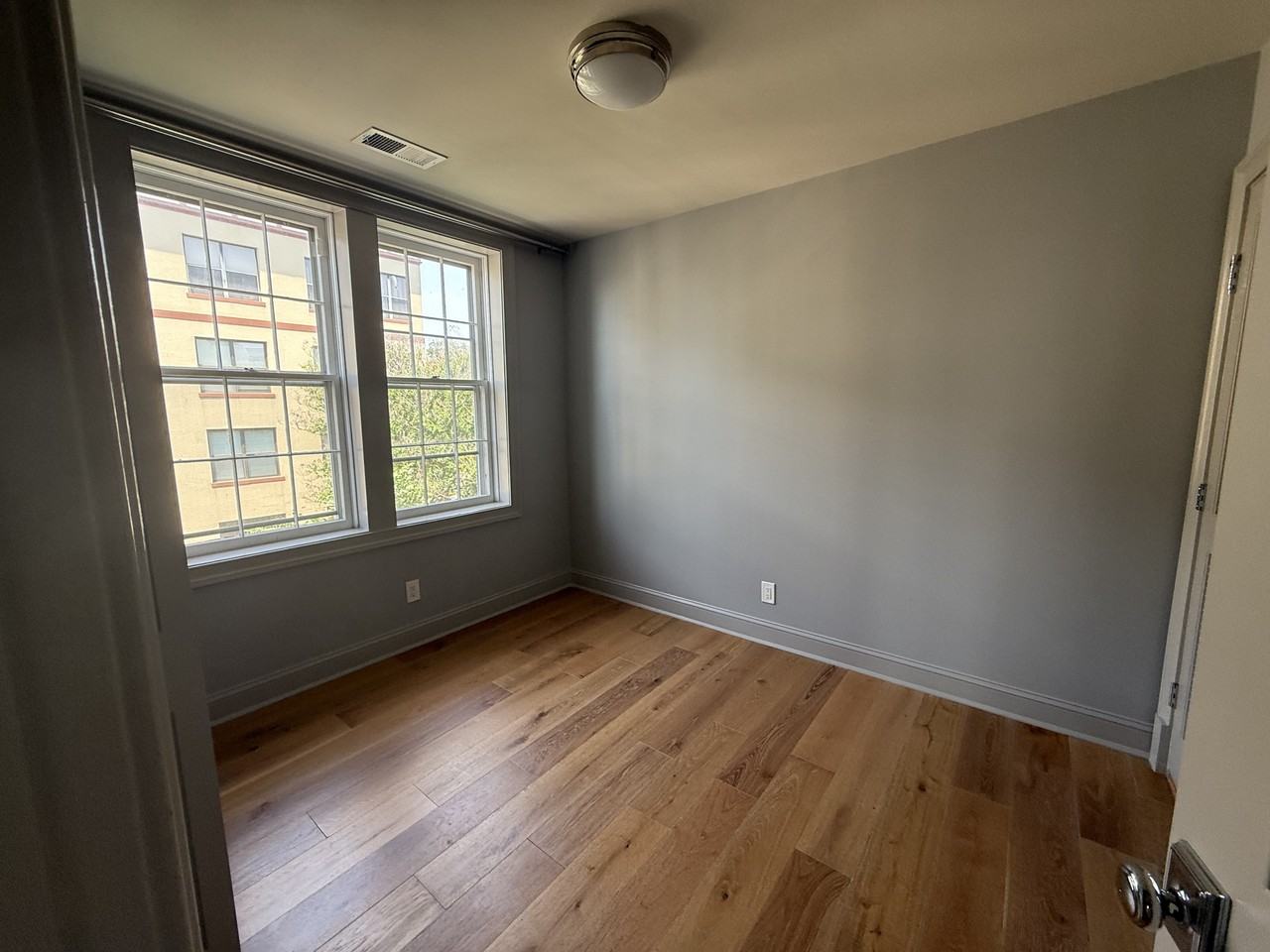 2100 Newport Pl Nw #1 - Photo 6 of 8