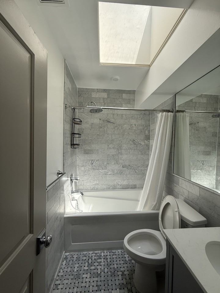 2100 Newport Pl Nw #1 - Photo 7 of 8