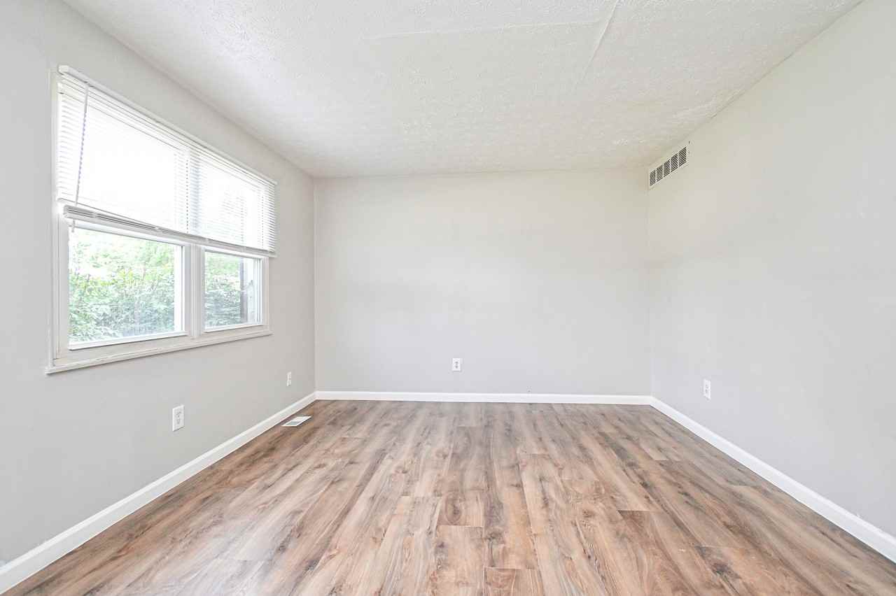 10943 Birchridge Dr #1 - Photo 5 of 35