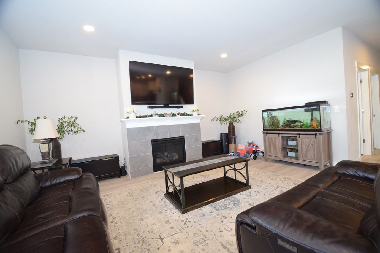 1690 S Quartz Dr #1 - Photo 7 of 40