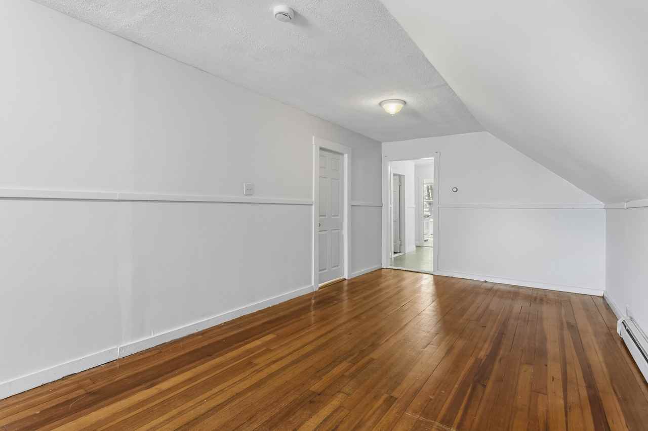 32 Salem St #3 - Photo 4 of 12
