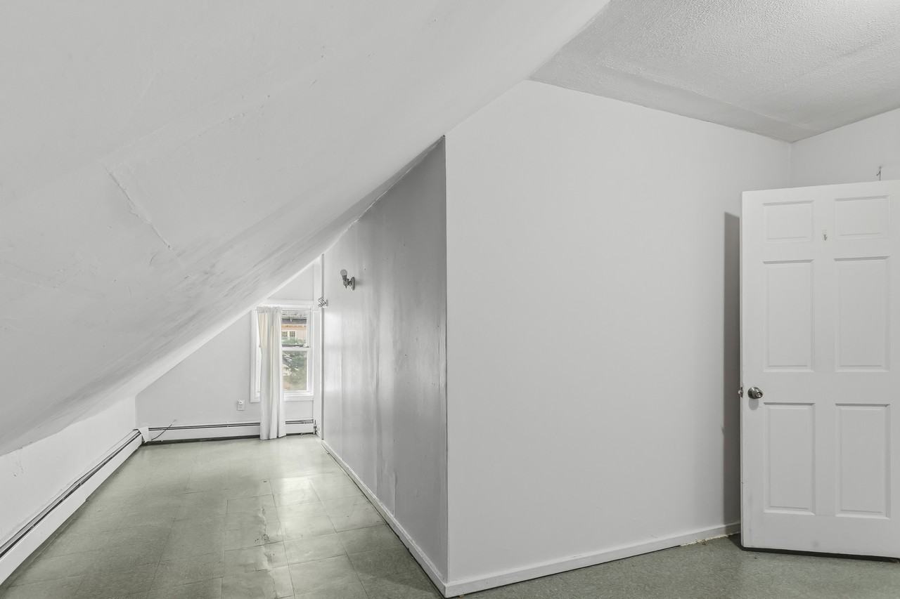 32 Salem St #3 - Photo 7 of 12