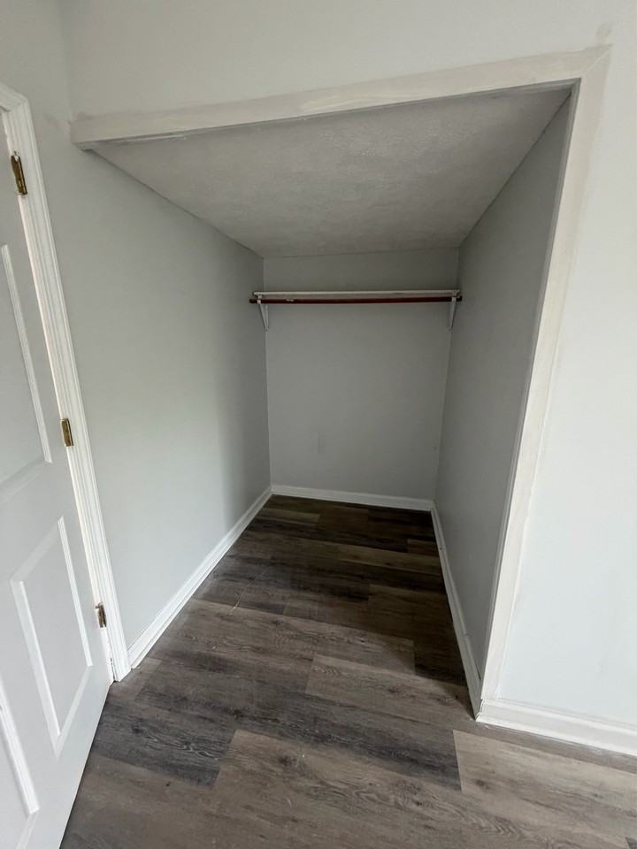 615 E Court St #C - Photo 2 of 2