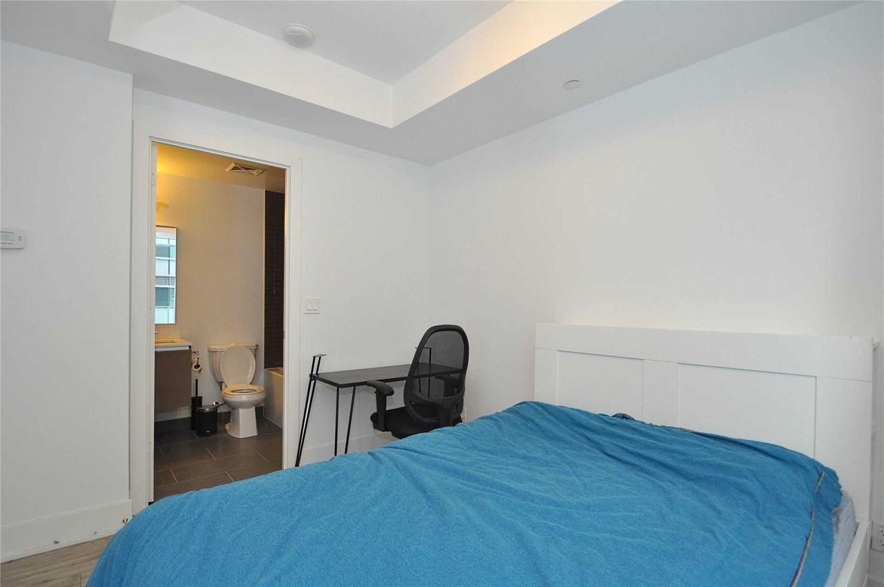 200 Bloor St W #2009 - Photo 6 of 19