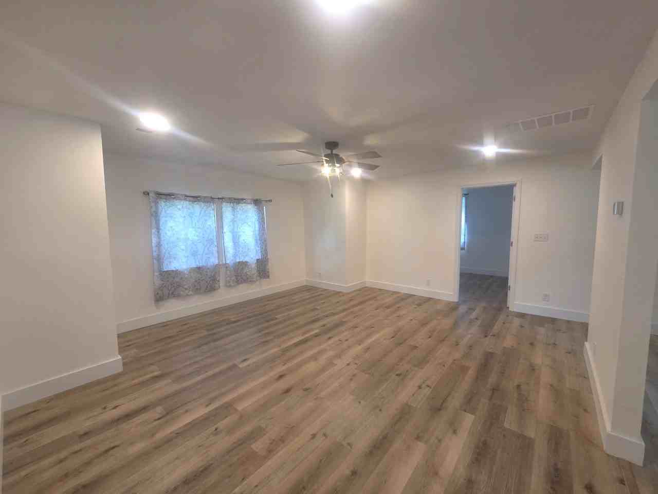 2842 W Elm St #1 - Photo 3 of 24