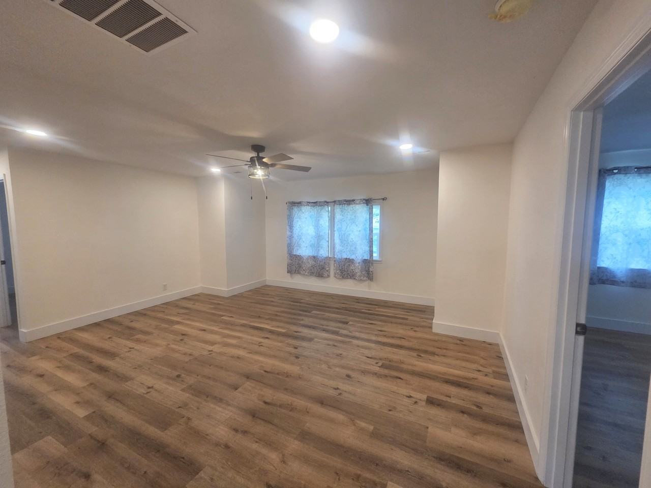 2842 W Elm St #1 - Photo 4 of 24