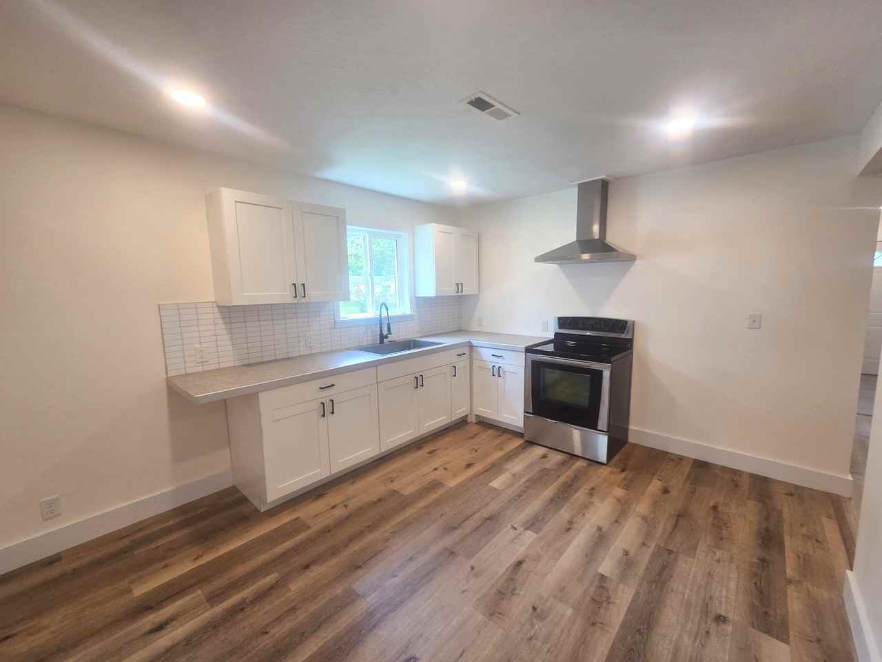 2842 W Elm St #1 - Photo 5 of 24