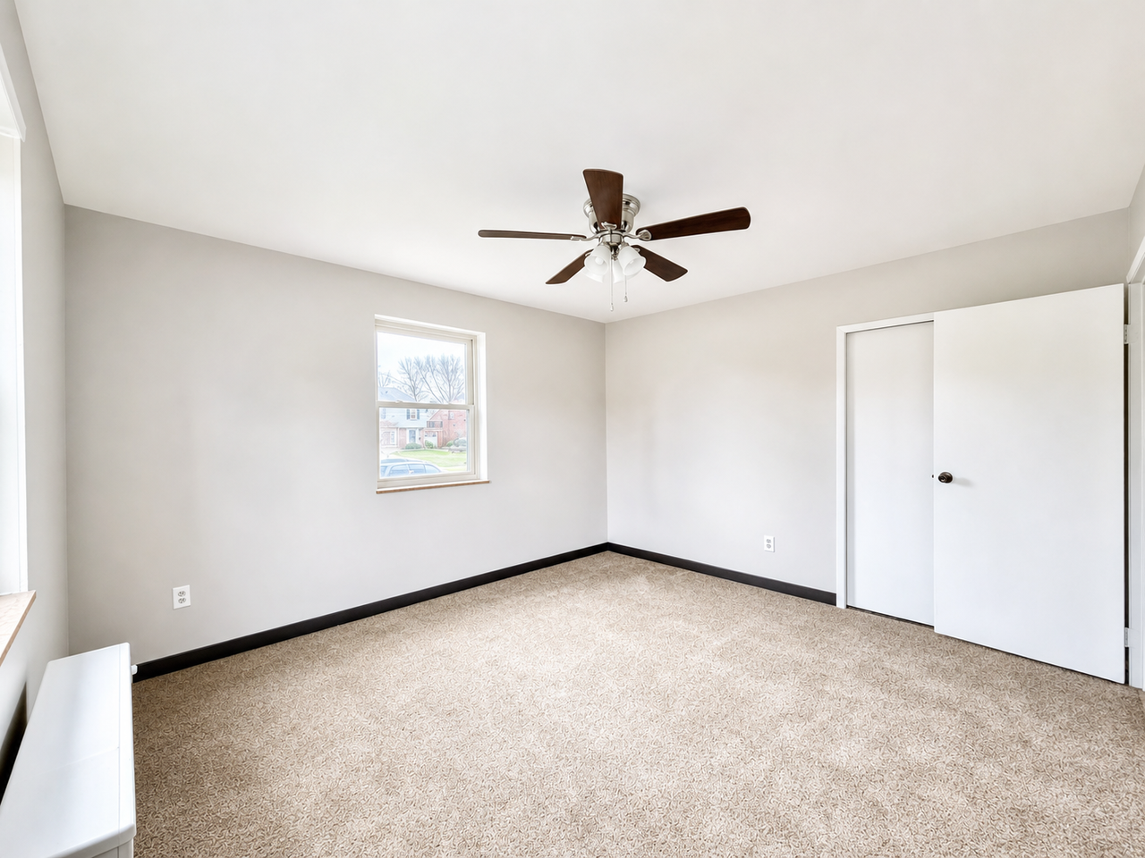 60 MARKHAM DRIVEAPT B-6 #B06 - Photo 4 of 6