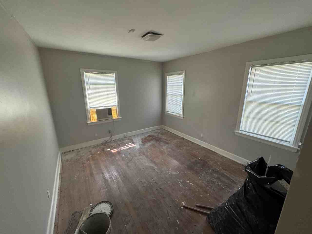 1071 N Avalon St #1 - Photo 5 of 12