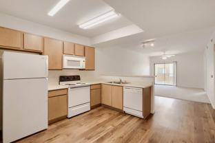 3940 W Mcdowell Rd - Photo 1 of 1