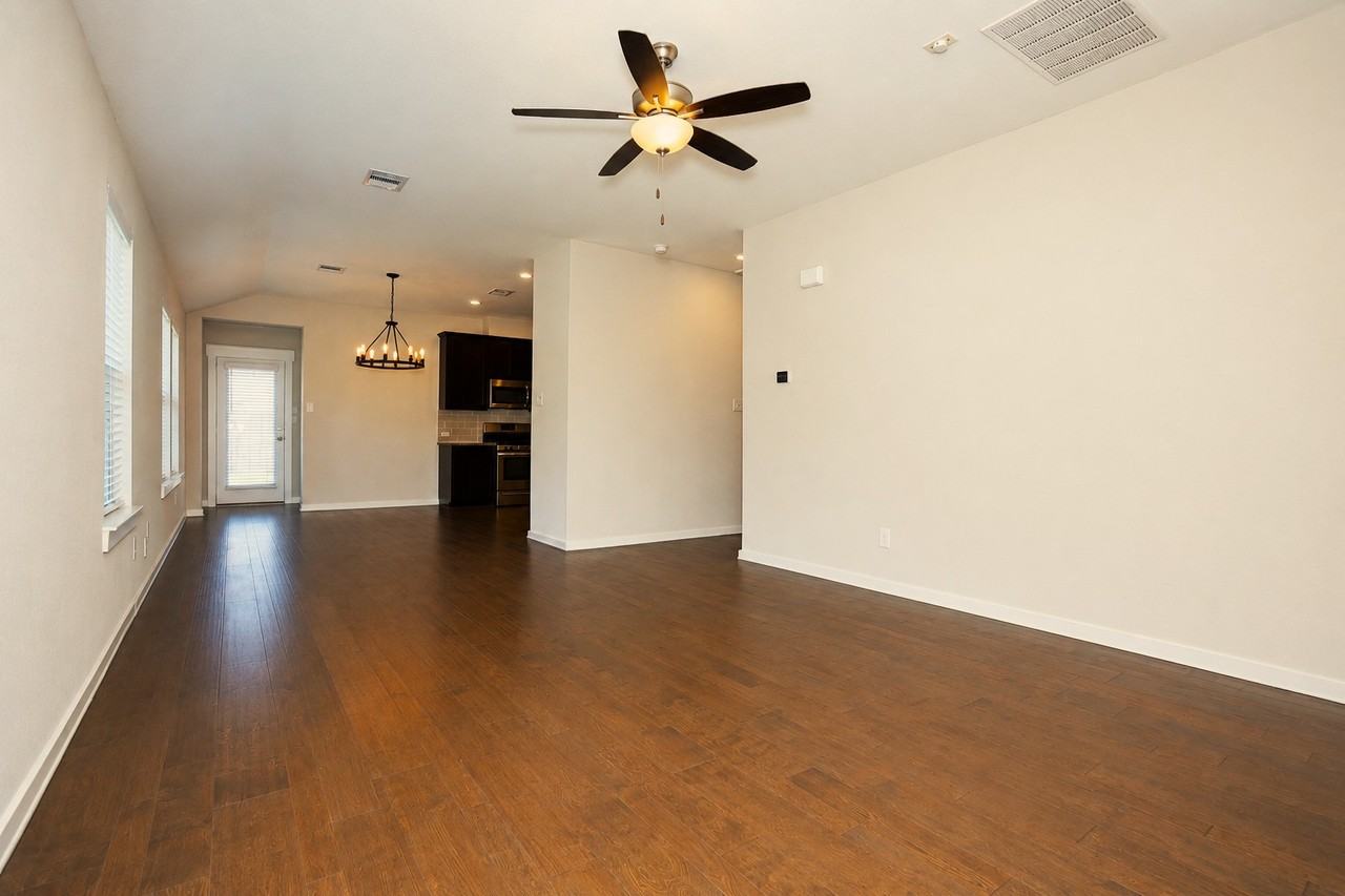 233 Laura Leigh Ln #1 - Photo 2 of 10