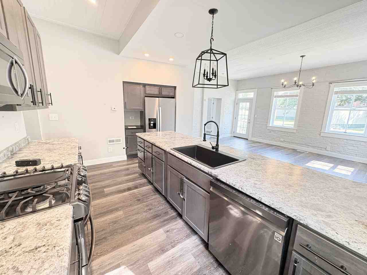 507 E Church St #1 - Photo 3 of 25