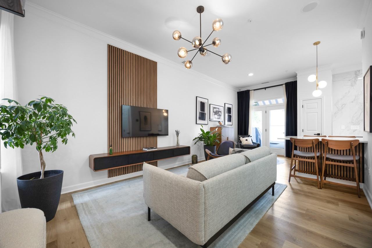 935 Hawthorne Bridge Ct #1 - Photo 2 of 50