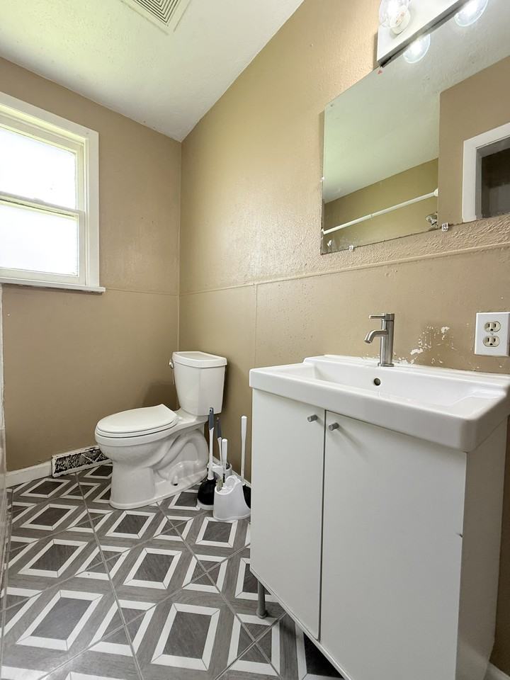 531 Blair St #1 - Photo 6 of 12