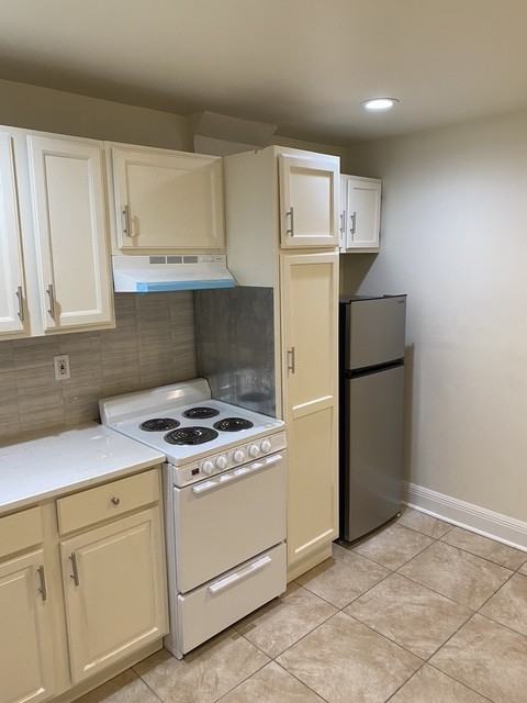 3122 W Gordon St #1 - Photo 2 of 11