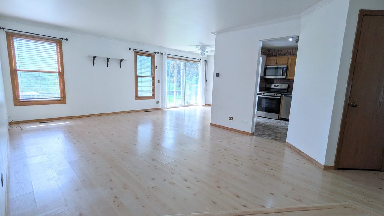 1880 Fox Run Dr - 1Unit B #1 - Photo 3 of 16