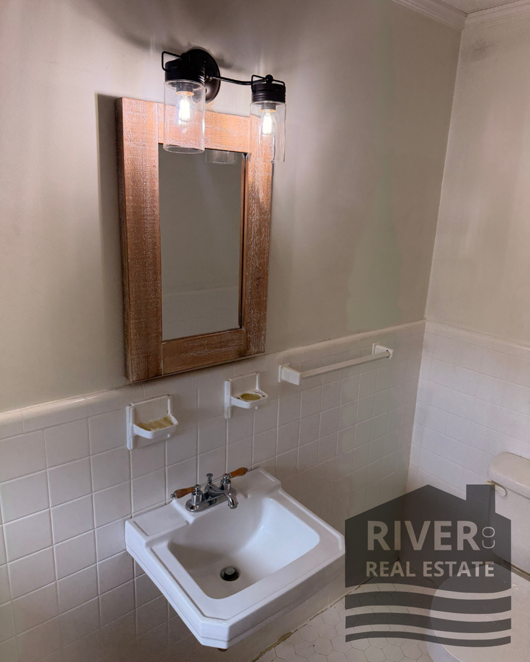 721 W Lelia St #1 - Photo 5 of 26