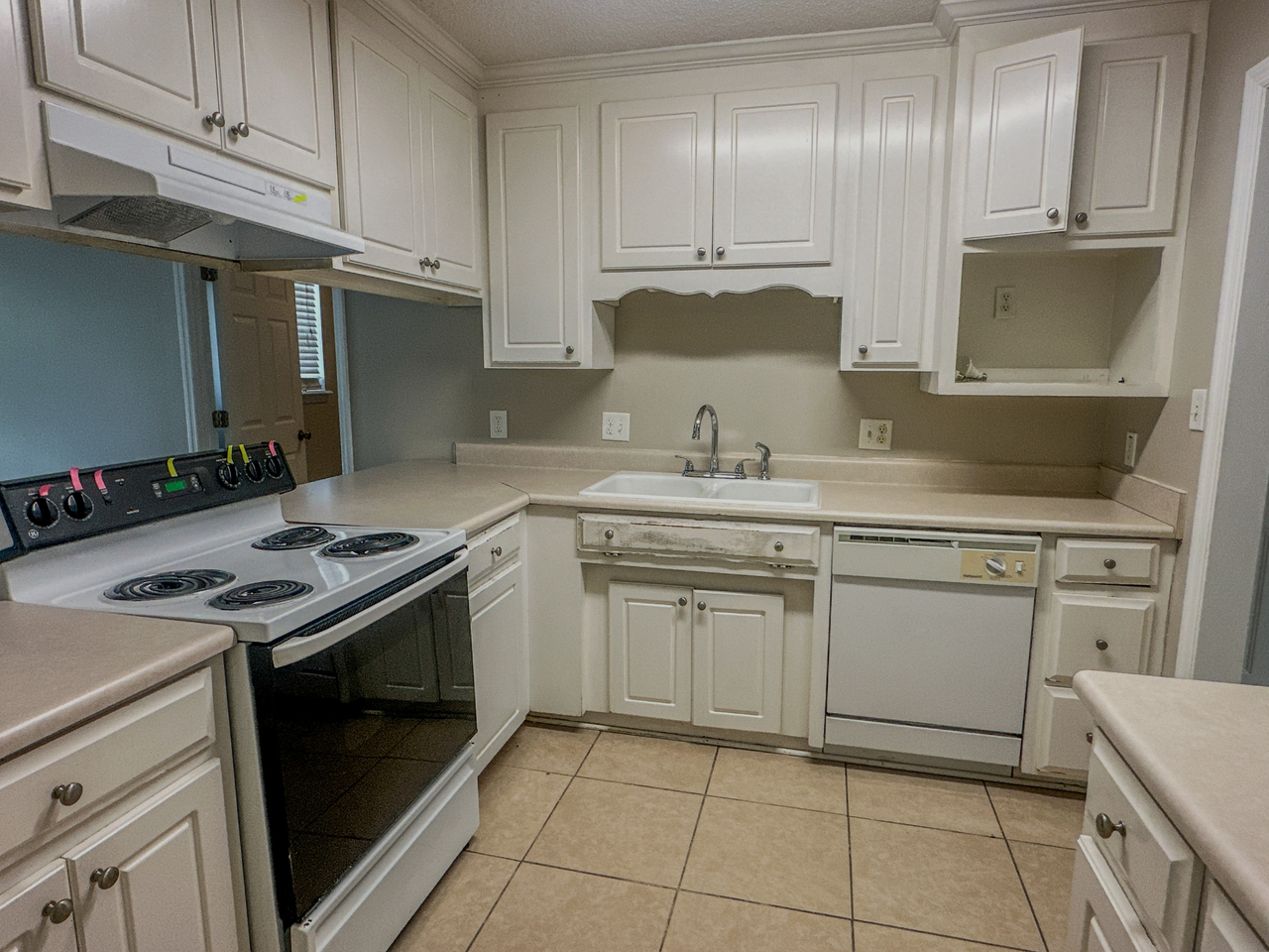 3924 Heatherwoods Dr #1 - Photo 4 of 23