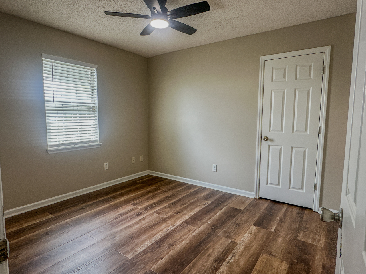 3924 Heatherwoods Dr #1 - Photo 6 of 23