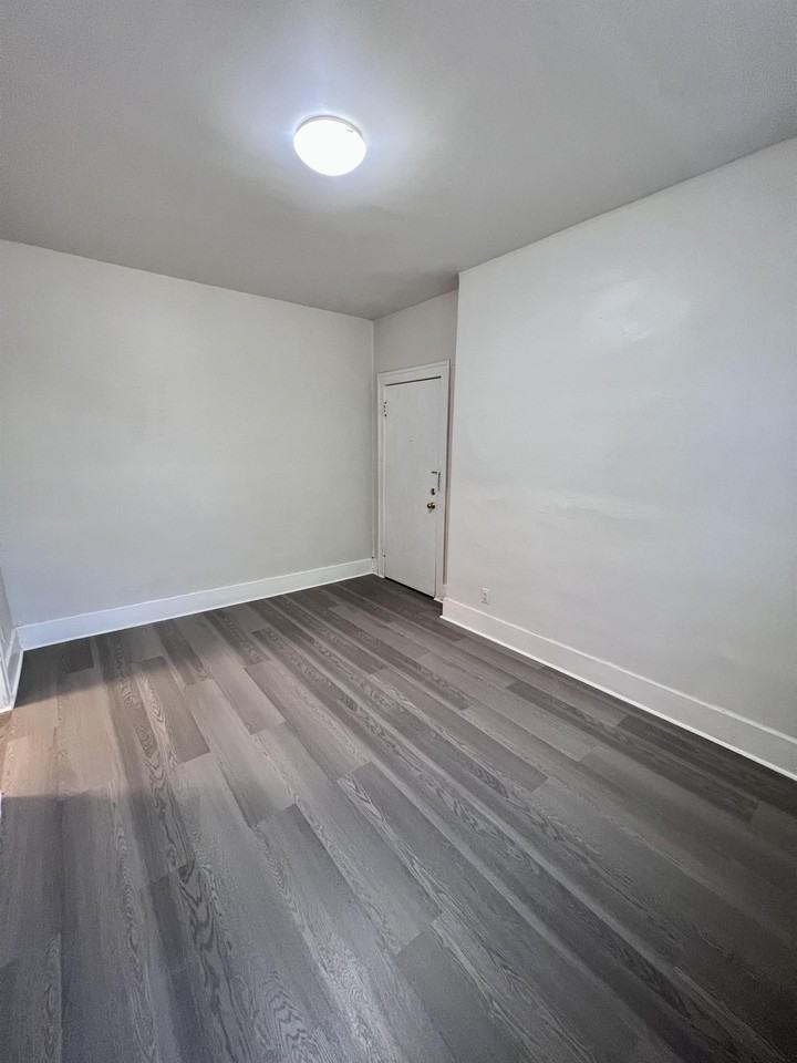 2236 Ontario St #4 - Photo 3 of 7